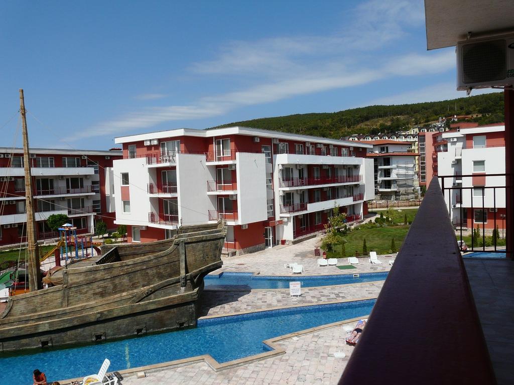 Private Apartments In Privilige Fort Beach Elenite Esterno foto