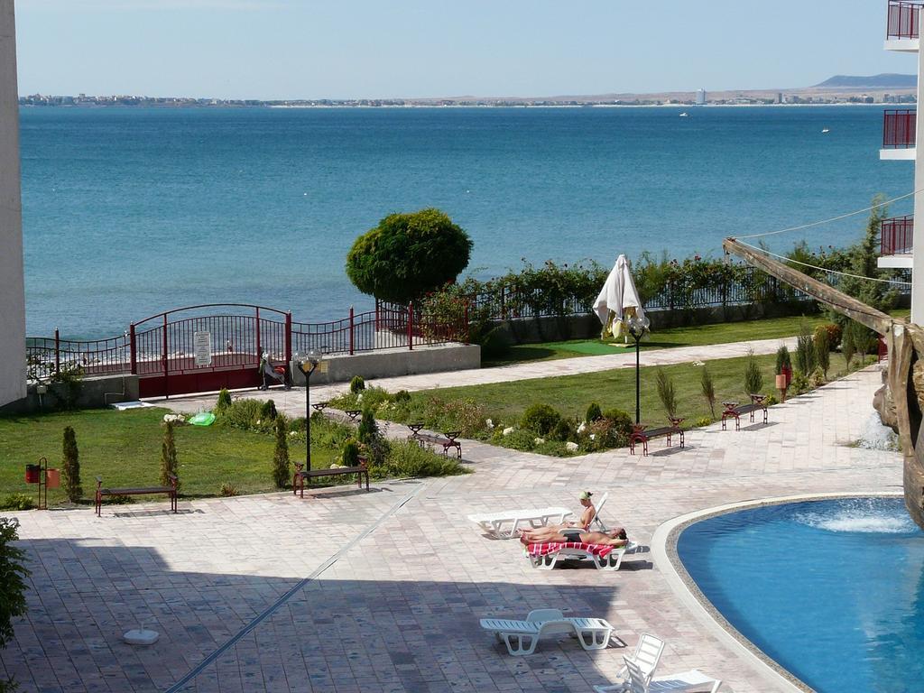 Private Apartments In Privilige Fort Beach Elenite Esterno foto